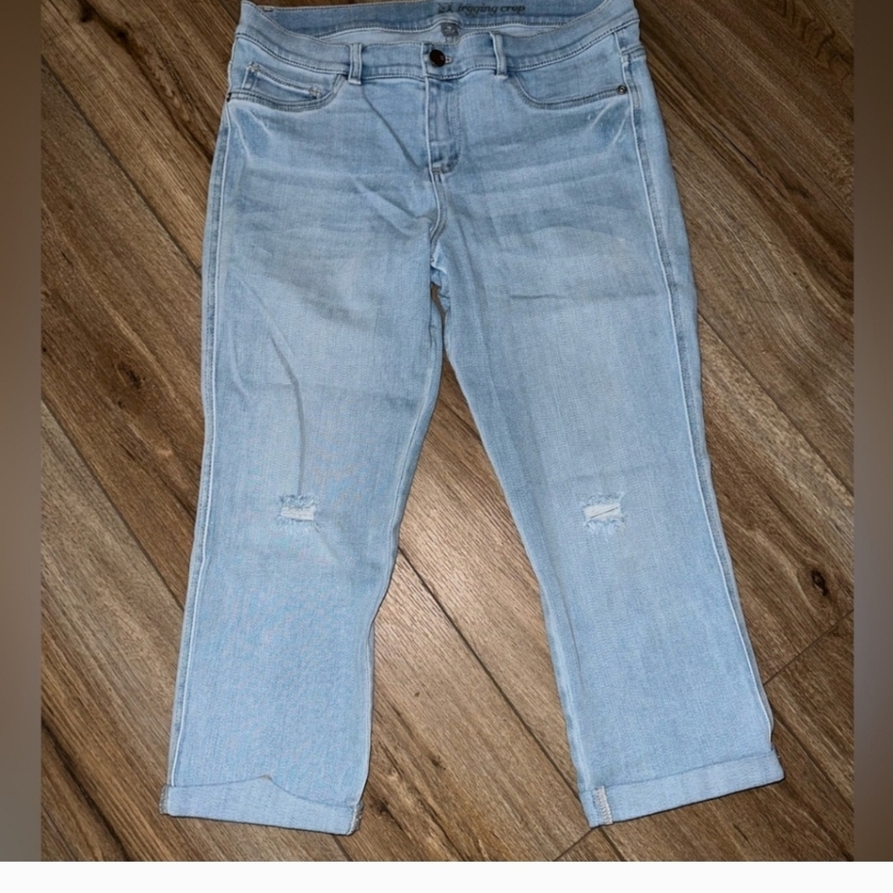 New York & Company Light Blue Women's Jeans Crop Size 10